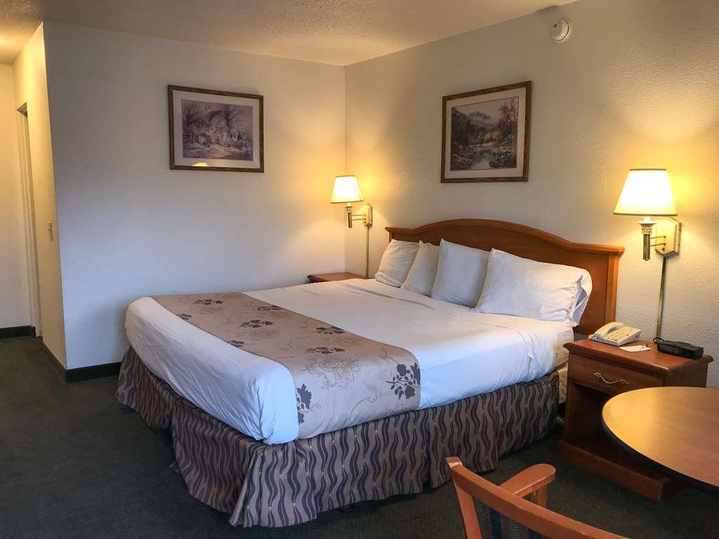 Americas Best Value Inn - Пендълтън Стая снимка