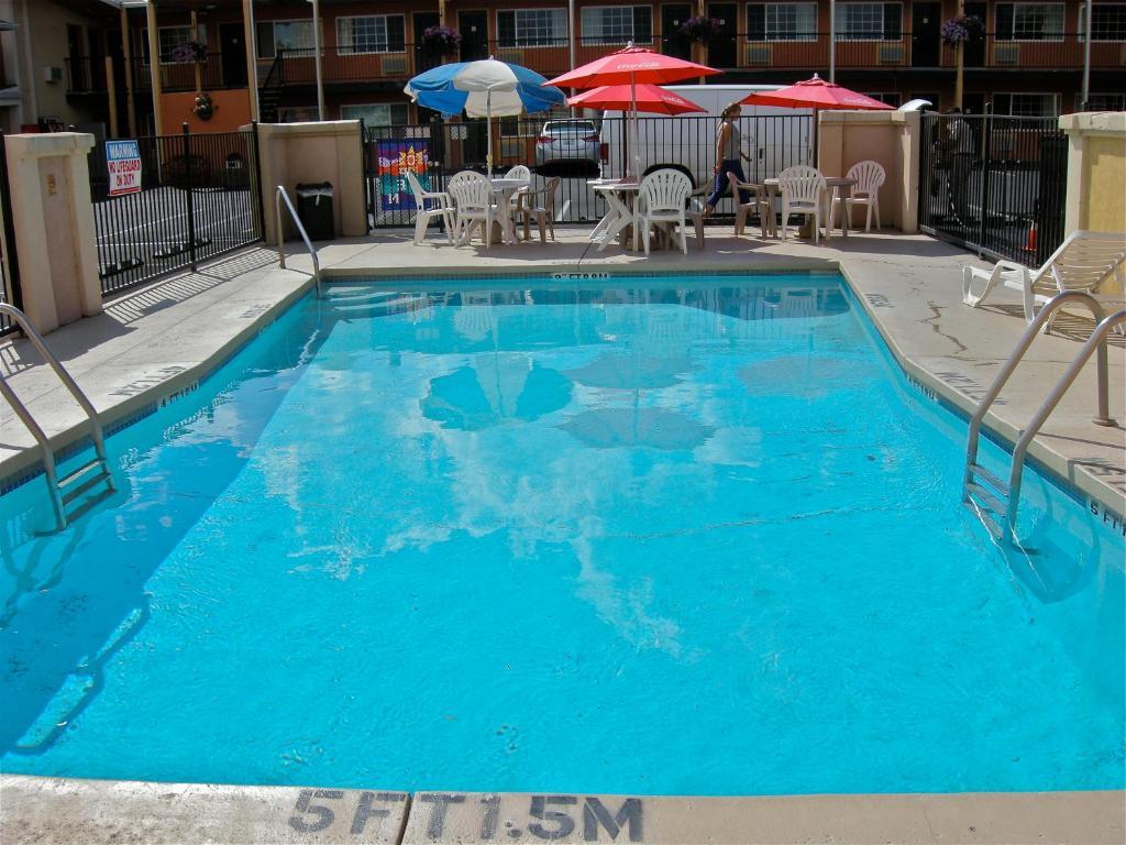 Americas Best Value Inn - Пендълтън Екстериор снимка