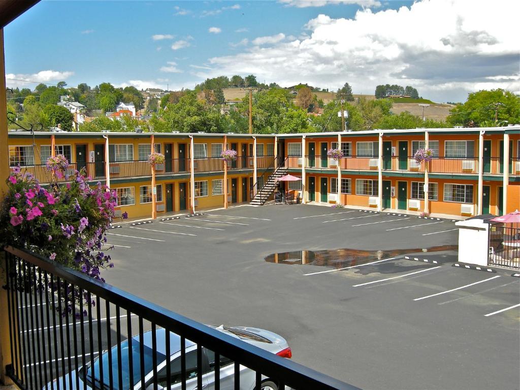Americas Best Value Inn - Пендълтън Екстериор снимка