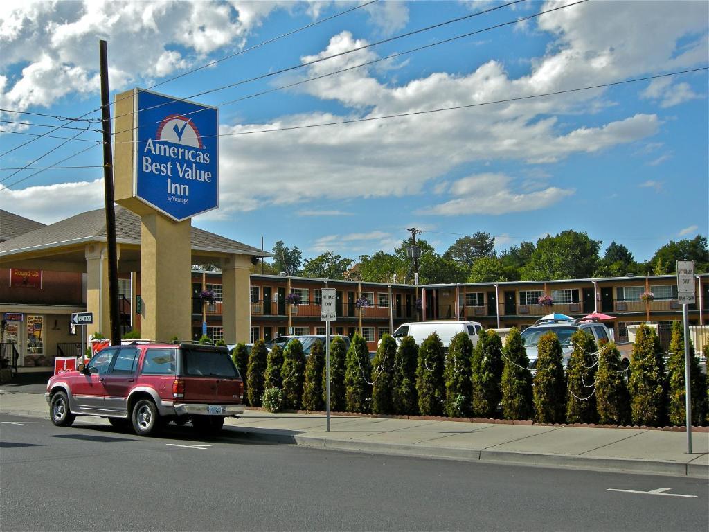 Americas Best Value Inn - Пендълтън Екстериор снимка