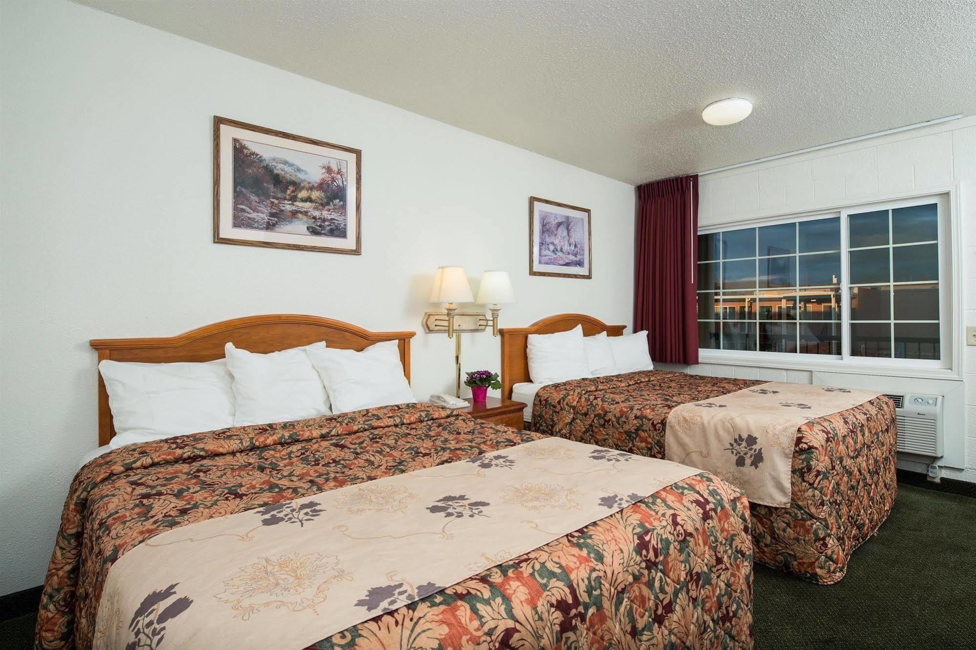 Americas Best Value Inn - Пендълтън Екстериор снимка